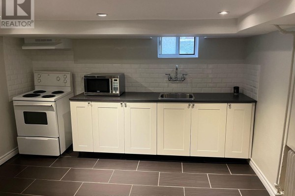 Kitchen - Bsmt - 31 Chamberlain Avenue, Toronto, ON M6E4J7 Photo 2
