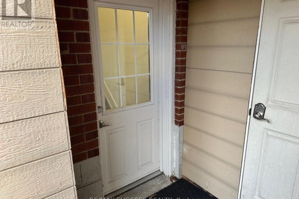 Living room - Bsmt - 32 Billingham Road, Toronto, ON M9B3X1 Photo 3