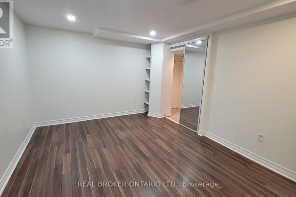 Kitchen - Bsmt - 3298 Cambourne Crescent, Mississauga, ON L5N5P7 Photo 4