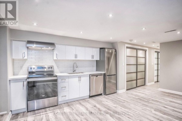 Bsmt - 34 Kenneth Avenue, Toronto, ON M6P1H9 Photo 4
