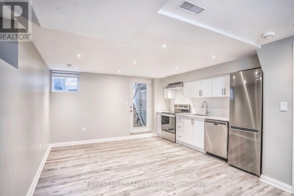 Bsmt - 34 Kenneth Avenue, Toronto, ON M6P1H9 Photo 5