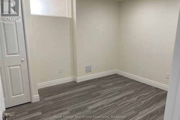 Bsmt - 35 Elysian Fields Circle, Brampton, ON L6Y6E8 Photo 5