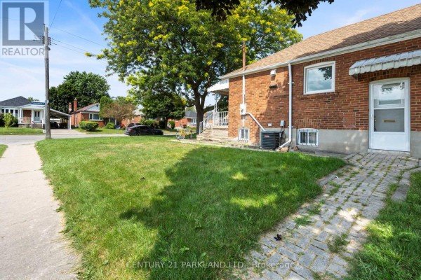 Kitchen - Bsmt - 35 Princemere Crescent, Toronto, ON M1R3X1 Photo 2