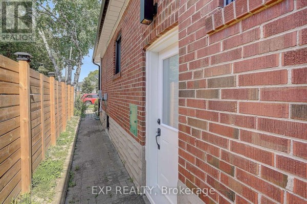 Office - Bsmt - 36 Vauxhall Drive, Toronto, ON M1P1P7 Photo 2