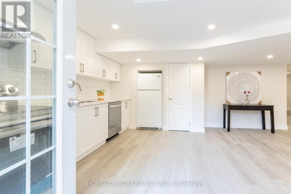 Kitchen - Bsmt - 369 Tower Hill Road, Richmond Hill, ON L4E0A5 Photo 4