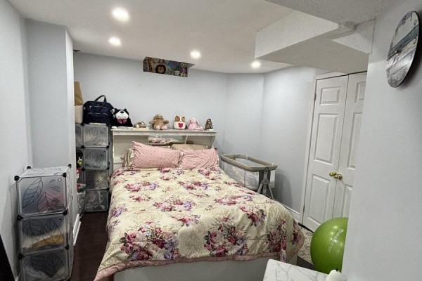 Bsmt - 37 Duggan Drive, Brampton, ON L6Y4J2 Photo 4