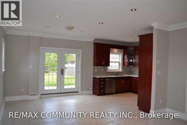 Bsmt - 38 Bestview Crescent, Vaughan, ON L6A3S8 Photo 3