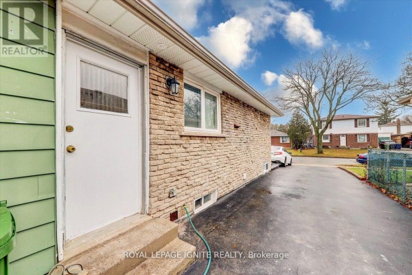 Bsmt - 38 Loradeen Crescent, Toronto, ON, photo 3