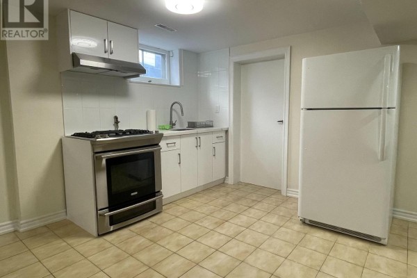 Bsmt - 384 Maple Leaf Drive, Toronto, ON M6L1P6 Photo 4