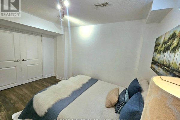 Bsmt - 3900 Arvona Place, Mississauga, ON L5M0Y5 Photo 5