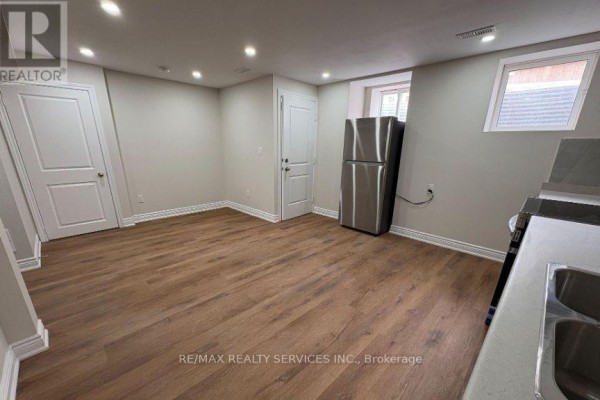 Dining room - Bsmt - 4 Divers Road, Brampton, ON L7A5C8 Photo 3
