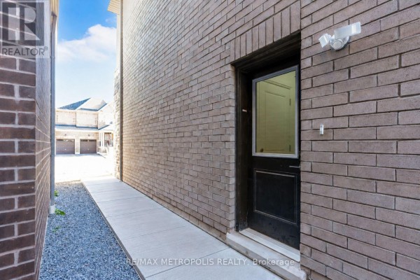 Family room - Bsmt - 43 Bridgeland Drive, Whitby, ON L1P0R2 Photo 4