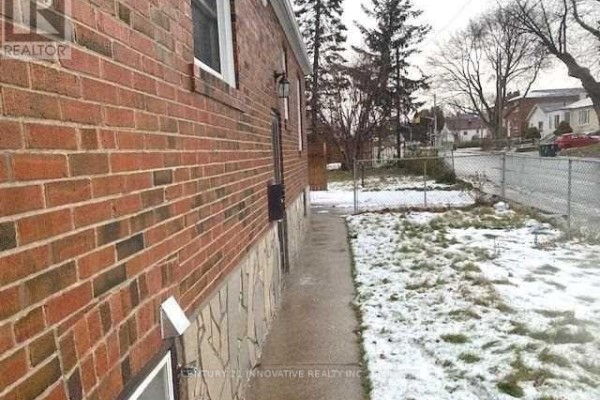 Kitchen - Bsmt - 46 Medhurst Road, Toronto, ON M4B1B1 Photo 2
