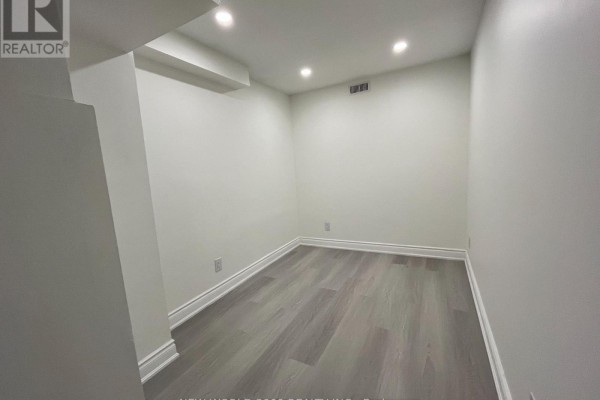 Bsmt - 4718 Centretown Way, Mississauga, ON L5R0C9 Photo 5