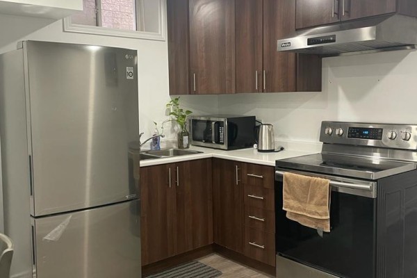 Bsmt - 472 Brisdale Drive, Brampton, ON L7A4J4 Photo 5