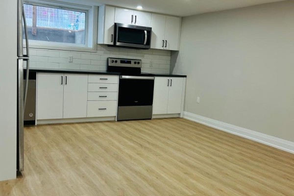 Laundry room - Bsmt - 49 Edinburgh Road, Kitchener, ON N2B1M4 Photo 5