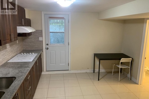 Bsmt - 5 Coventry Court, Richmond Hill, ON L4C8B4 Photo 4