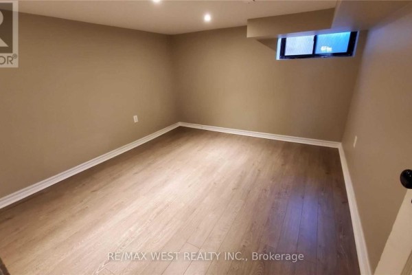 Bsmt - 508 Concord Avenue, Toronto, ON M6H2P8 Photo 4