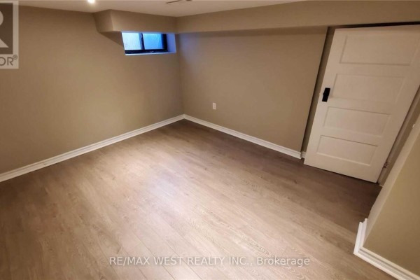 Bsmt - 508 Concord Avenue, Toronto, ON M6H2P8 Photo 5