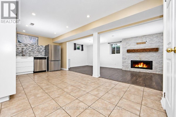Bsmt - 52 Maple Avenue, Halton Hills, ON L7G1X7 Photo 4