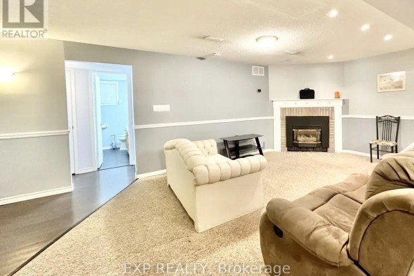 Bsmt - 52 Waywell Street N, Whitby, ON, photo 2