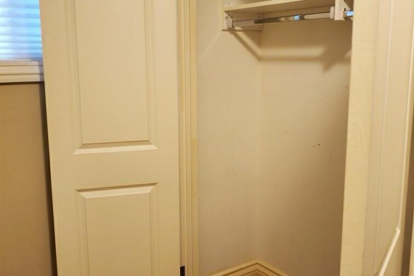 Kitchen - Bsmt - 523 Coldstream Avenue, Toronto, ON M6B2K7 Photo 4