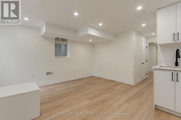 Cold room - Bsmt - 5623 Longboat Avenue, Mississauga, ON L5M7E5 Photo 4