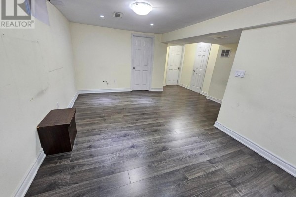 Kitchen - #bsmt - 576 Sewells Road, Toronto, ON M1B5E7 Photo 2