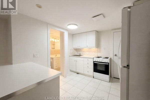Bsmt - 589 Annette Street, Toronto, ON M6S2C3 Photo 5