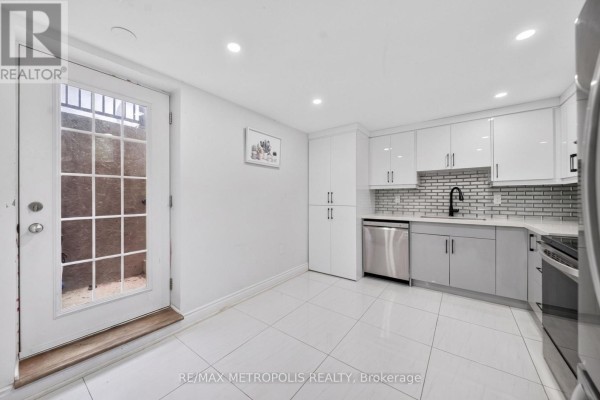 Bsmt - 6 Madoc Drive, Brampton, ON L6V1Z9 Photo 2