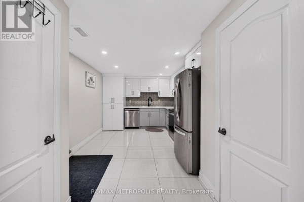 Bsmt - 6 Madoc Drive, Brampton, ON L6V1Z9 Photo 5