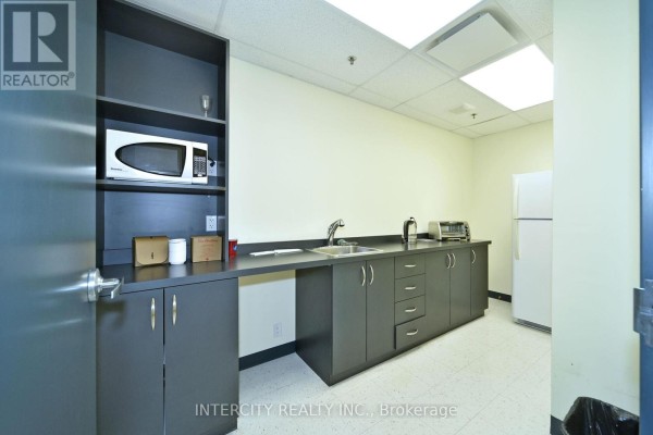 Bsmt - 6 Ronrose Drive, Vaughan, ON L4K4R3 Photo 3