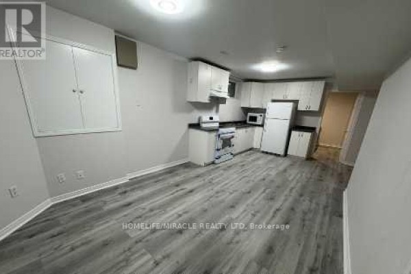 Office - Bsmt - 6 Sweet Briar Lane, Brampton, ON L6Z4V3 Photo 5