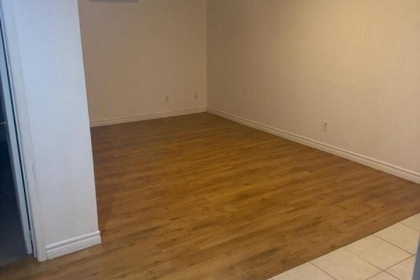 Living room - Bsmt - 6099 Rowers Crescent, Mississauga, ON L5V3A2 Photo 2