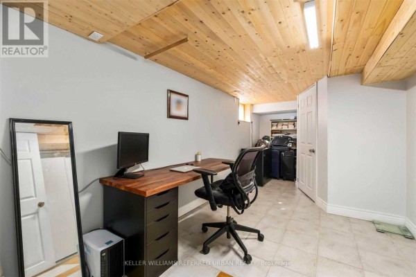 Bsmt - 68 Kitchener Road, Toronto, ON M1E2X5 Photo 5