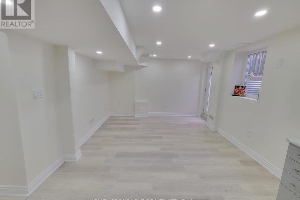 Bsmt - 6959 Tassel Crescent, Mississauga, ON L5W1G9 Photo 4