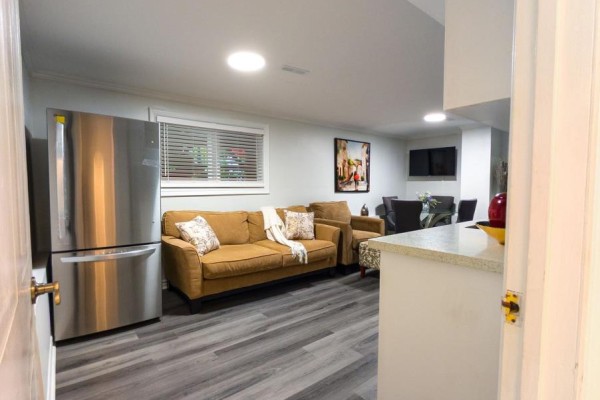 Bsmt - 71 Cherry Blossom Crescent, Clarington, ON L1E1G6 Photo 4