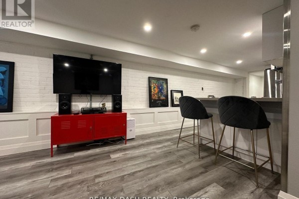 Bsmt - 725 Palmerston Avenue W, Toronto, ON M6G2P6 Photo 4
