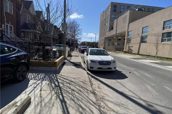 Kitchen - Bsmt - 746 Lansdowne Avenue, Toronto, ON M6H3Y8 Photo 3