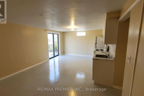 Primary Bedroom - Bsmt - 77 Fox Run, Barrie, ON L4N5L6 Photo 5