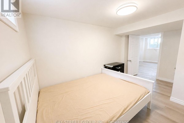 Bsmt - 808 Tenth Avenue, Hamilton, ON L8T2G6 Photo 5
