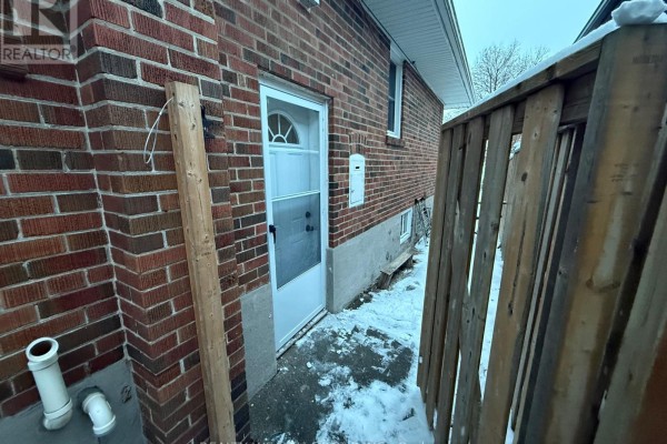 Bsmt - 82 Elvaston Drive, Toronto, ON M4A1N6 Photo 2