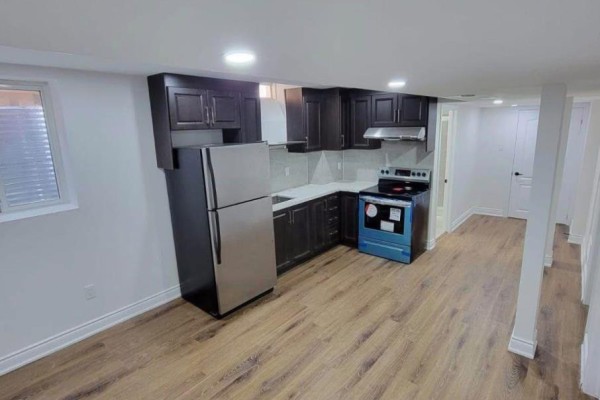 Kitchen - Bsmt - 82 Humberstone Crescent, Brampton, ON L7A4C1 Photo 4
