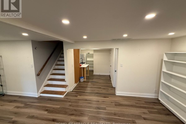 Bsmt - 838 Grace Street, Newmarket, ON L3Y2L7 Photo 5