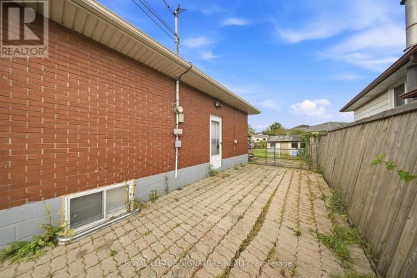 Living room - Bsmt - 85 Kenora Avenue, Hamilton, ON L8E1C3 Photo 2