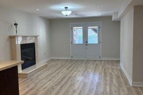 Living room - Bsmt - 87 Newport Square, Vaughan, ON L4J7N3 Photo 2