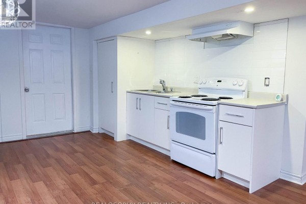 Kitchen - Bsmt - 95 Royal York Road, Toronto, ON M8V2T9 Photo 2