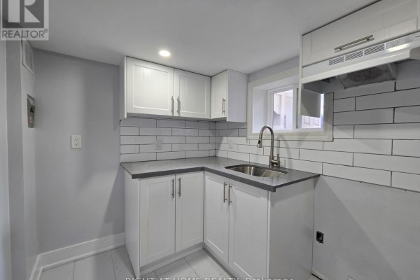 Bsmt - 984 Ossington Avenue, Toronto, ON M6G3V6 Photo 4