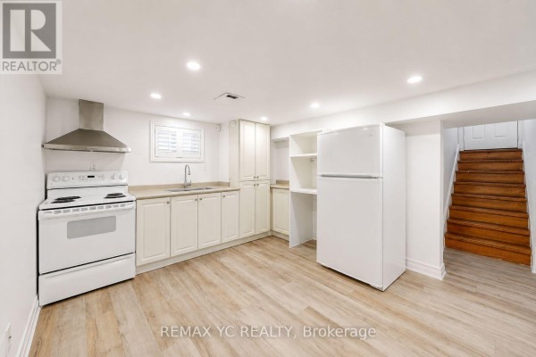 Bsmt - 99 Sheppard Avenue E, Toronto, ON M2N3A3 Photo 3