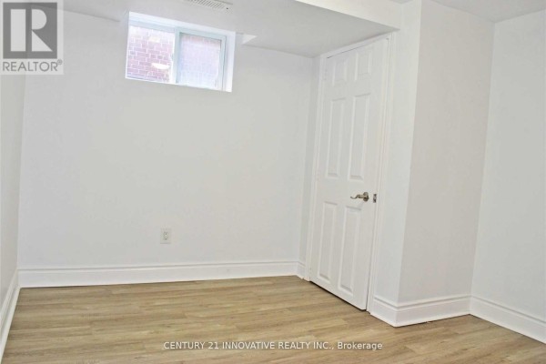 Bedroom - Bsmt 1+1 - 985 Victoria Park Avenue, Toronto, ON M4B2J4 Photo 2